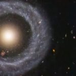 Conheça o ”objeto de hoag”, uma galáxia, dentro de uma galáxia, dentro de outra galáxia