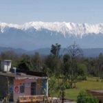 Montanhas do Himalaia visíveis pela primeira vez em 30 anos, enquanto a poluição do ar continua a despencar na Índia