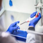 Sinais de eficácia de vacina contra coronavírus podem vir no 2º semestre