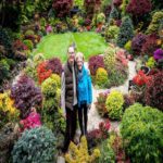 O melhor casal de jardinagem da Grã-Bretanha supera-se com a primavera espetacular depois de passar o bloqueio cuidando de seu oásis