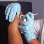 Pfizer inicia testes de vacinas contra coronavírus em seres humanos