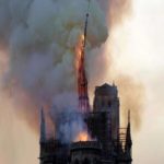 “Modernidade não é essencial”, diz parisiense que apoia restauração da Notre Dame segundo original