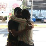 Morador de rua reencontra família após viralizar na internet