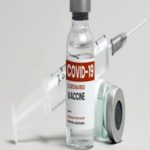 Site britânico estima quando você será vacinado contra covid-19