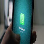 WhatsApp usa jornais e stories para amenizar debandada de usuários